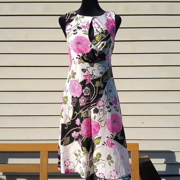 White floral keyhole dress size Small - Picture 8 of 11